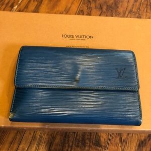 Authentic Louis Vuitton Epi leather bifold wallet